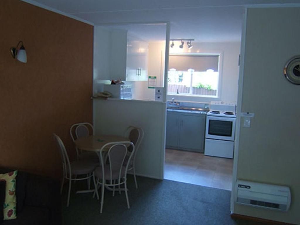 12 White Star Motel Timaru Room photo